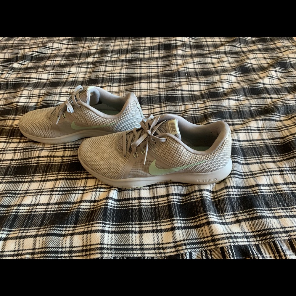 Great condition Nike athletic shoes grey and mint